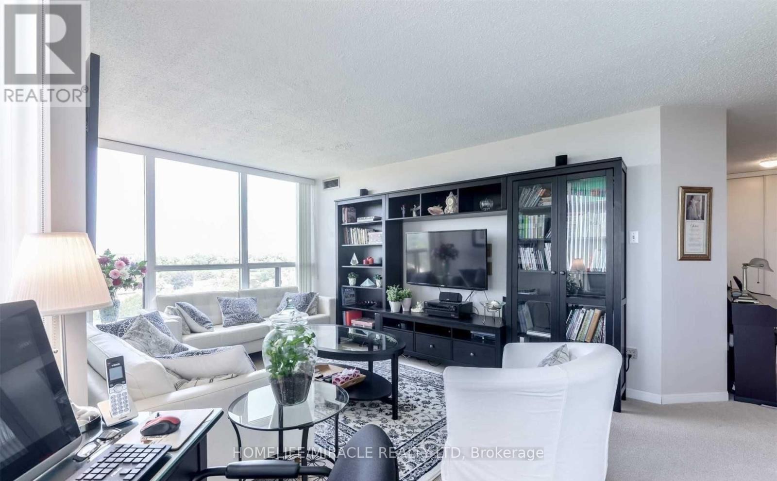 902 - 12 Laurelcrest Street, Brampton, Ontario  L6S 5Y4 - Photo 10 - W13017322