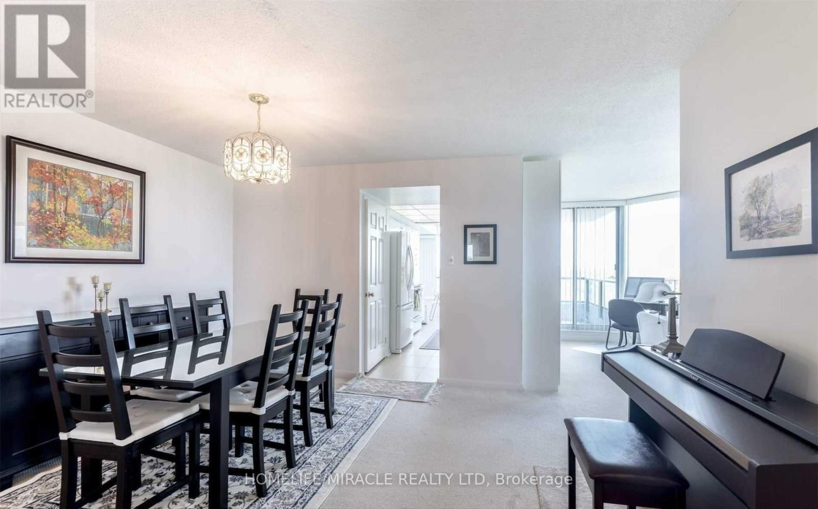 902 - 12 Laurelcrest Street, Brampton, Ontario  L6S 5Y4 - Photo 6 - W13017322