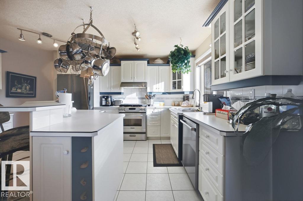 3011 44a St NW, Edmonton, Alberta  T6L 5P6 - Photo 11 - E4474571