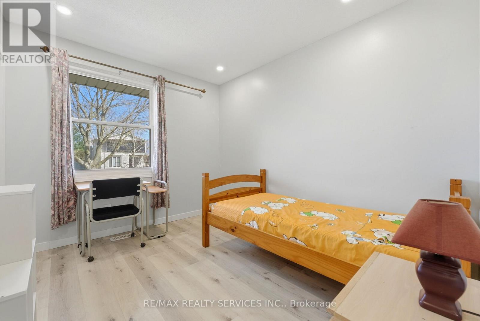 Photo 20 of 45 for 5 Chaucer Road