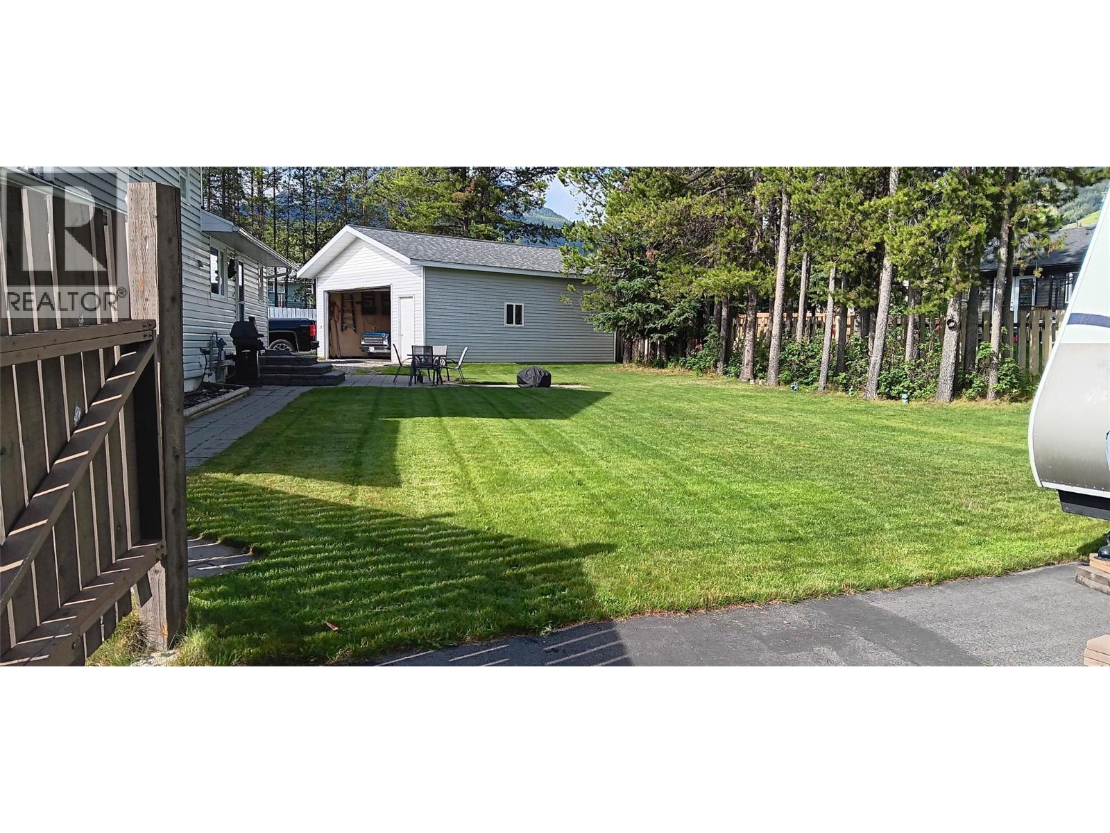 771 Ferguson Crescent, Elkford, British Columbia  V0B 1H0 - Photo 33 - 10375202