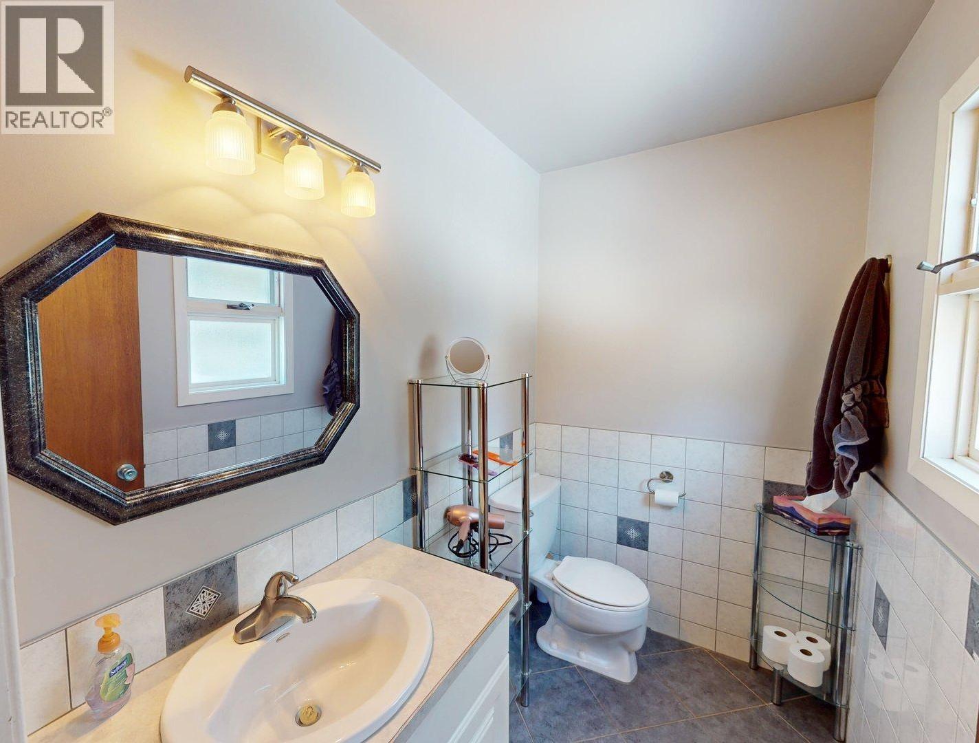 771 Ferguson Crescent, Elkford, British Columbia  V0B 1H0 - Photo 15 - 10375202