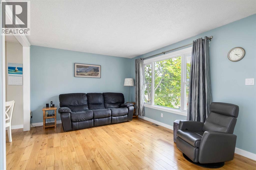 129 Ermine Crescent, Fort Mcmurray, Alberta  T9H 4M7 - Photo 7 - A2283500