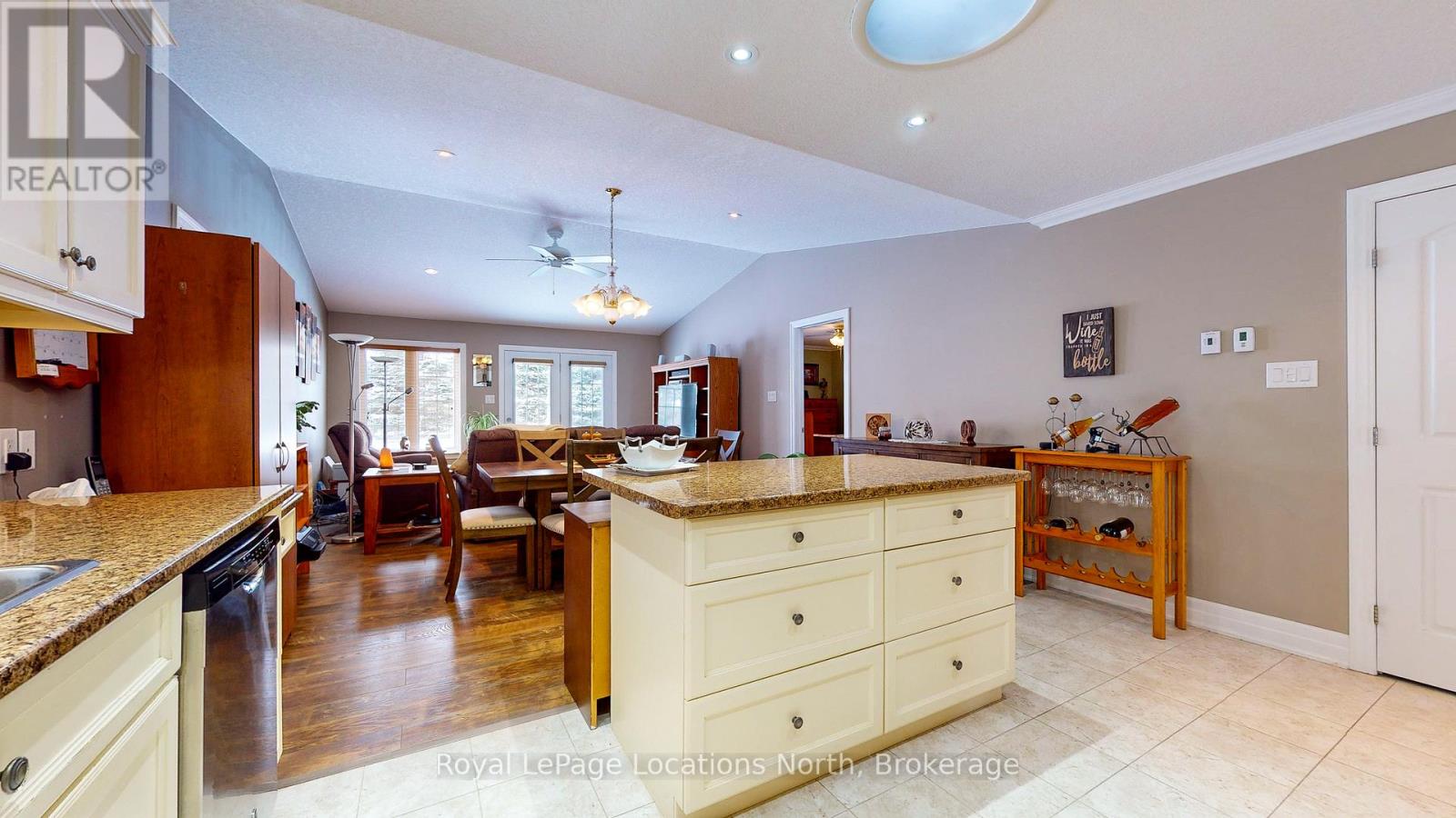 54 New York Avenue, Wasaga Beach, Ontario  L9Z 3A8 - Photo 19 - S13017352