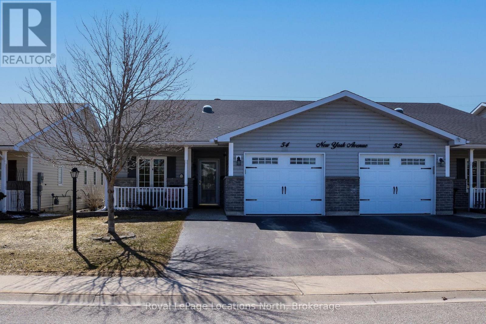 54 New York Avenue, Wasaga Beach, Ontario  L9Z 3A8 - Photo 2 - S13017352