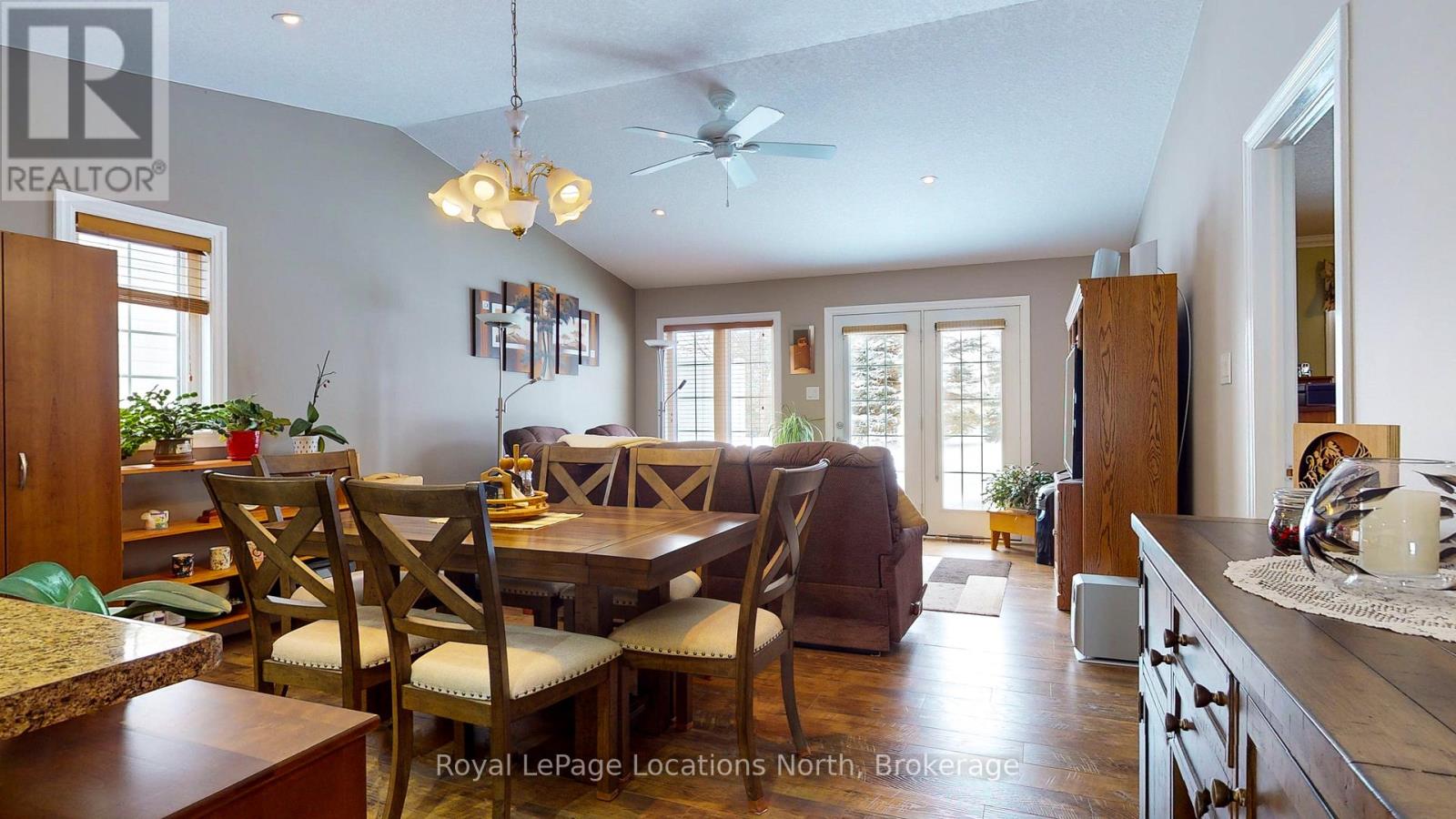 54 New York Avenue, Wasaga Beach, Ontario  L9Z 3A8 - Photo 25 - S13017352