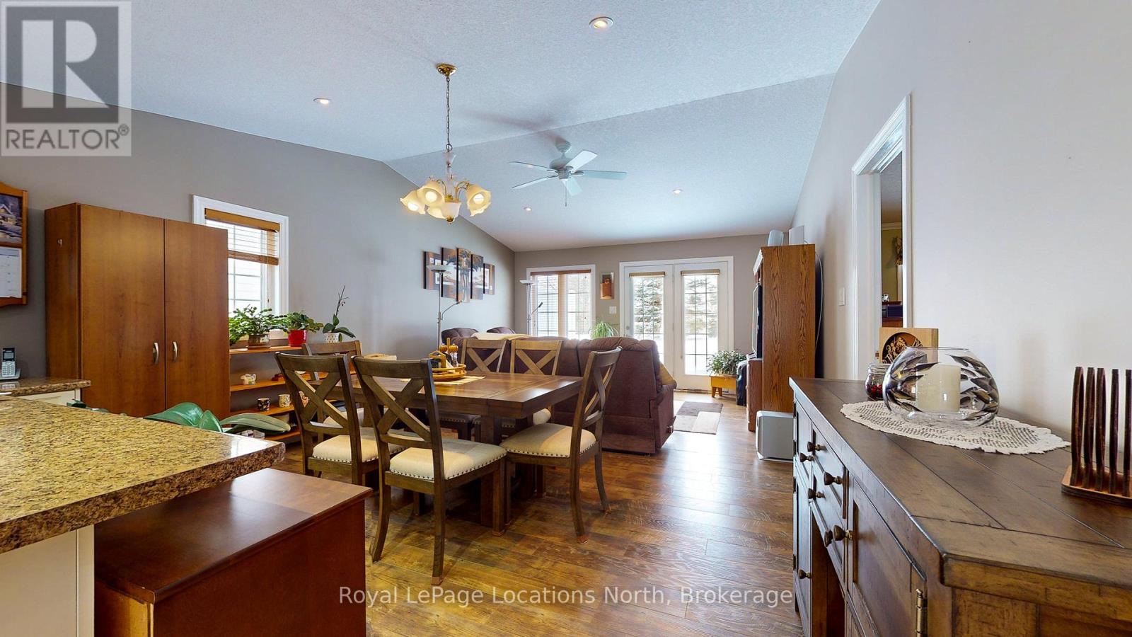 54 New York Avenue, Wasaga Beach, Ontario  L9Z 3A8 - Photo 26 - S13017352