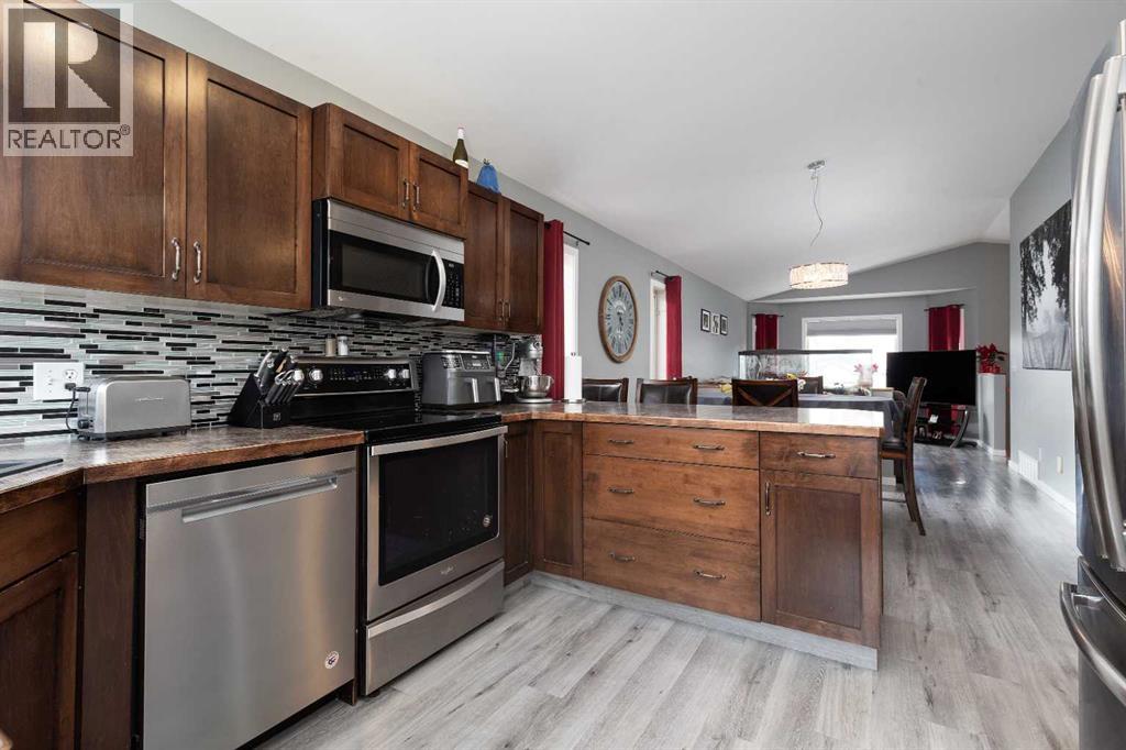 53 St James Crescent N, Lethbridge, Alberta  T1H 6M5 - Photo 10 - A2302633