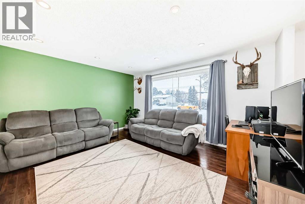 4811 46 Street, Ponoka, Alberta  T4J 1M2 - Photo 9 - A2296995