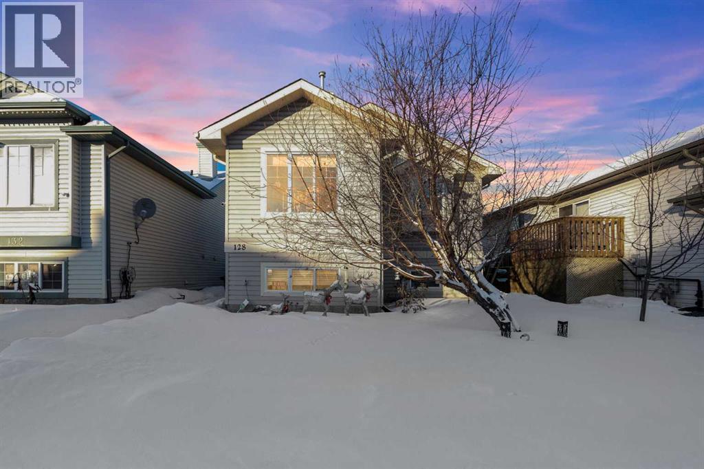 128 Parry Crescent, Fort Mcmurray, Alberta  T9K 0A4 - Photo 1 - A2286422