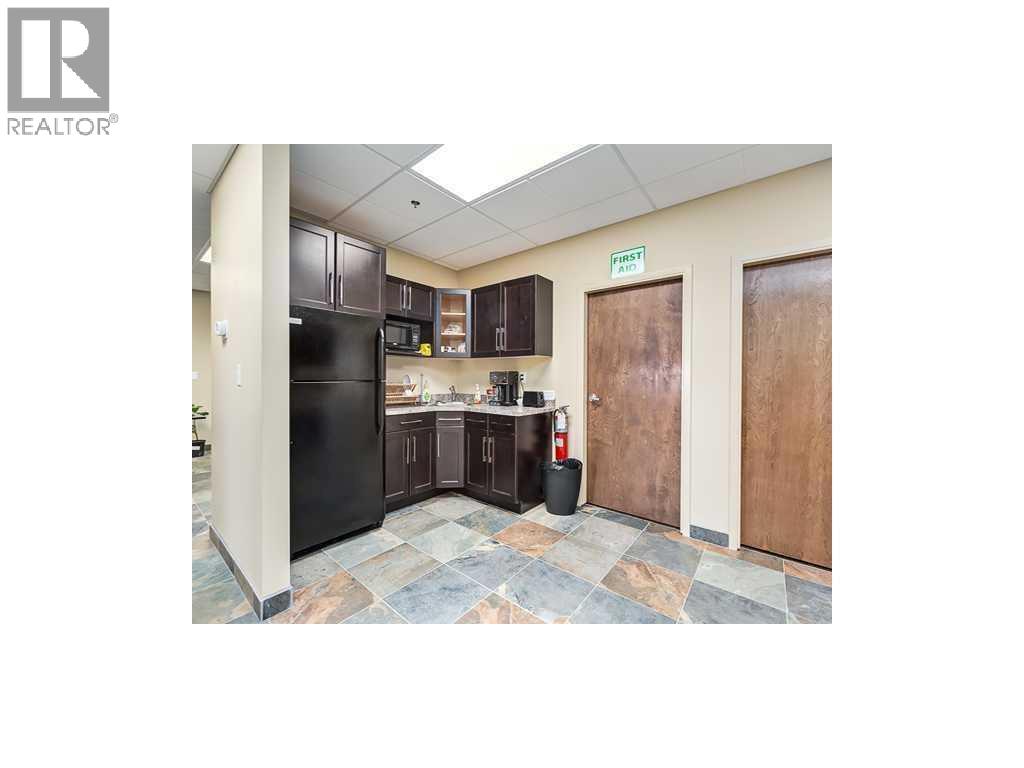 220, 52 Gateway Drive NE, Airdrie, Alberta  T4B 0J6 - Photo 5 - A2301140