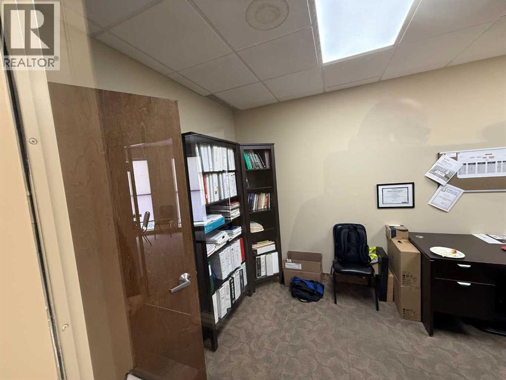 220, 52 Gateway Drive NE, Airdrie, Alberta  T4B 0J6 - Photo 20 - A2301140