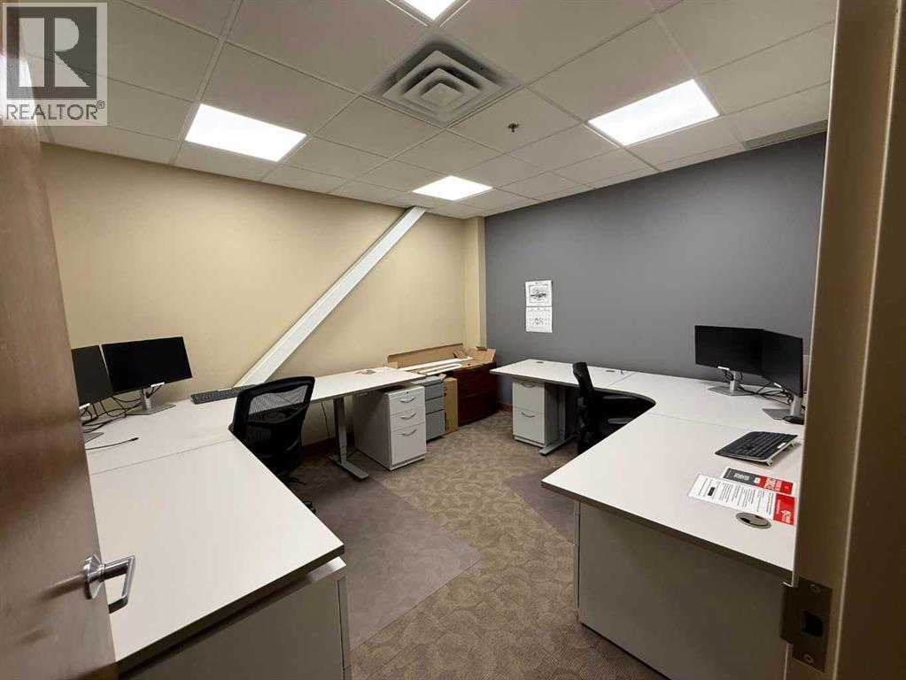 220, 52 Gateway Drive NE, Airdrie, Alberta  T4B 0J6 - Photo 21 - A2301140