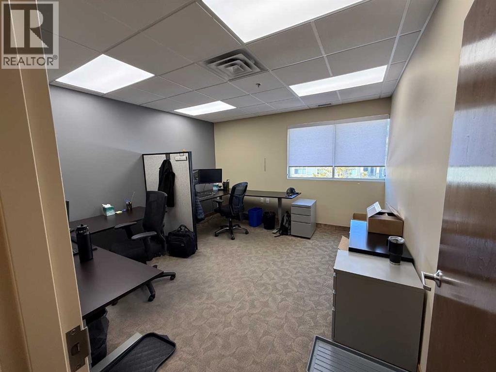 220, 52 Gateway Drive NE, Airdrie, Alberta  T4B 0J6 - Photo 24 - A2301140