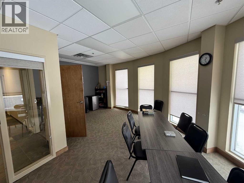 220, 52 Gateway Drive NE, Airdrie, Alberta  T4B 0J6 - Photo 17 - A2301140