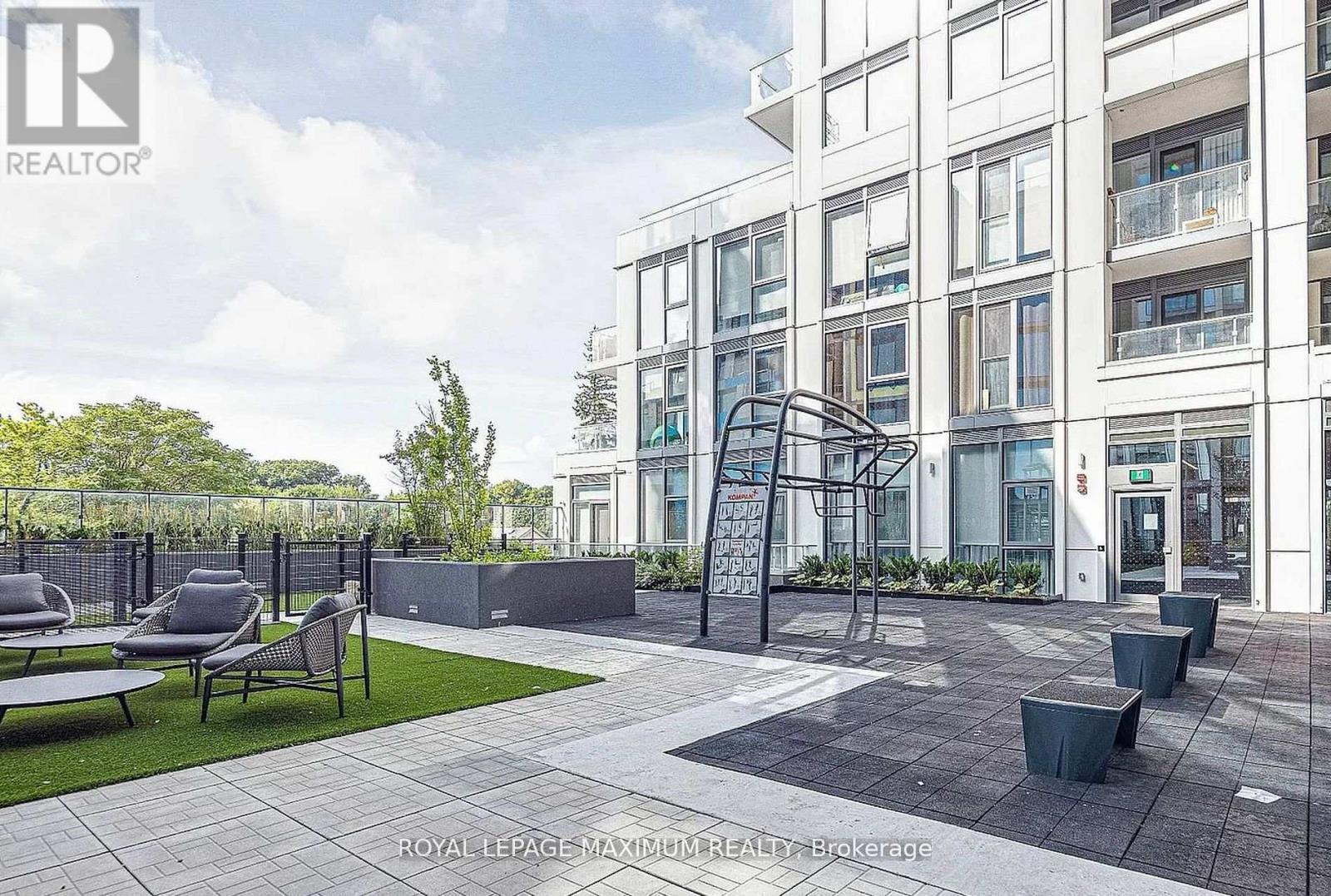 2020 Bathurst Street, Toronto, Ontario  M5P 0A6 - Photo 21 - C13017348