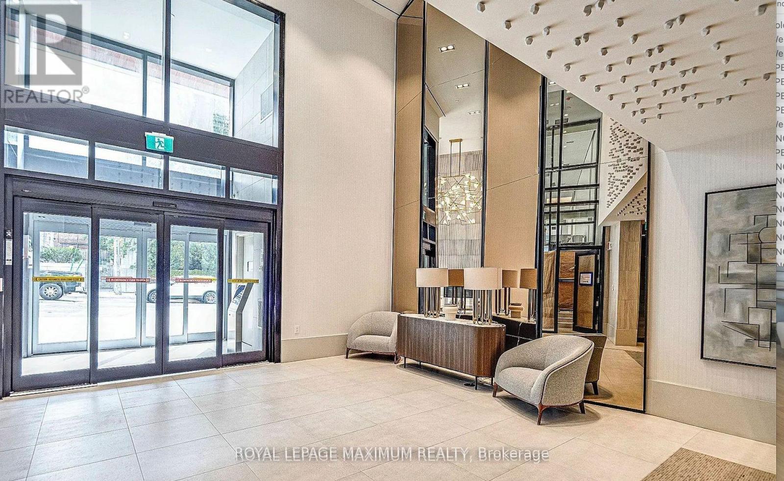 2020 Bathurst Street, Toronto, Ontario  M5P 0A6 - Photo 3 - C13017348