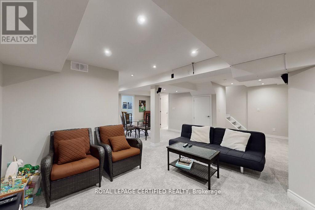 3898 Parkgate Drive, Mississauga, Ontario  L5N 7B4 - Photo 35 - W12964462