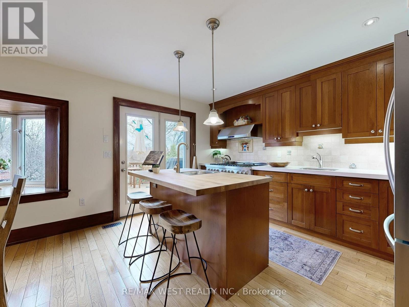 69 Mayfield Avenue, Toronto, Ontario  M6S 1K4 - Photo 12 - W13004458