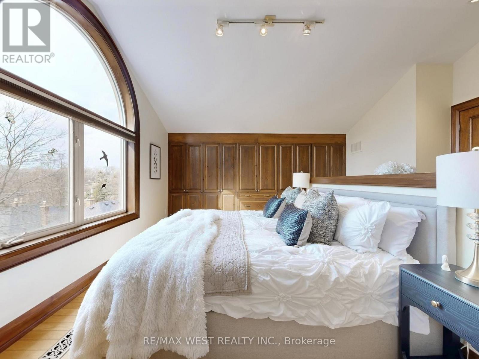 69 Mayfield Avenue, Toronto, Ontario  M6S 1K4 - Photo 22 - W13004458