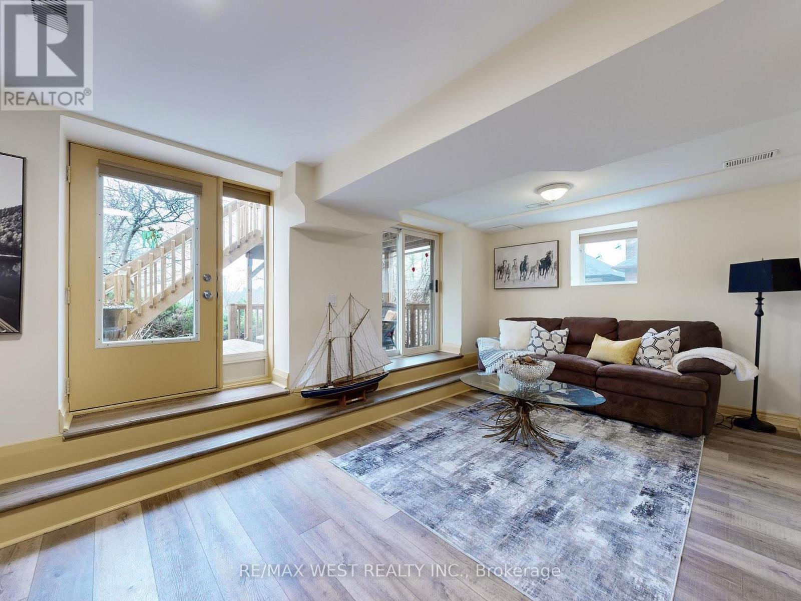 69 Mayfield Avenue, Toronto, Ontario  M6S 1K4 - Photo 30 - W13004458