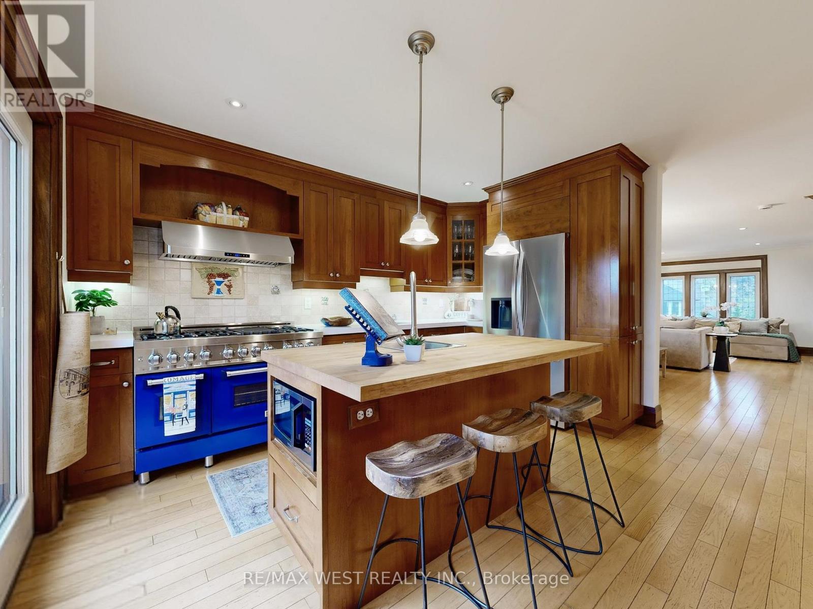 69 Mayfield Avenue, Toronto, Ontario  M6S 1K4 - Photo 13 - W13004458