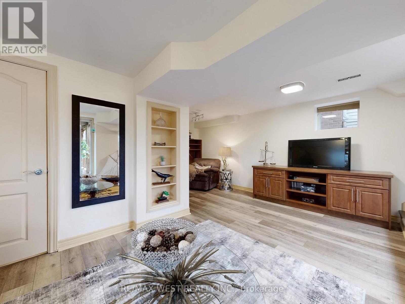 69 Mayfield Avenue, Toronto, Ontario  M6S 1K4 - Photo 32 - W13004458