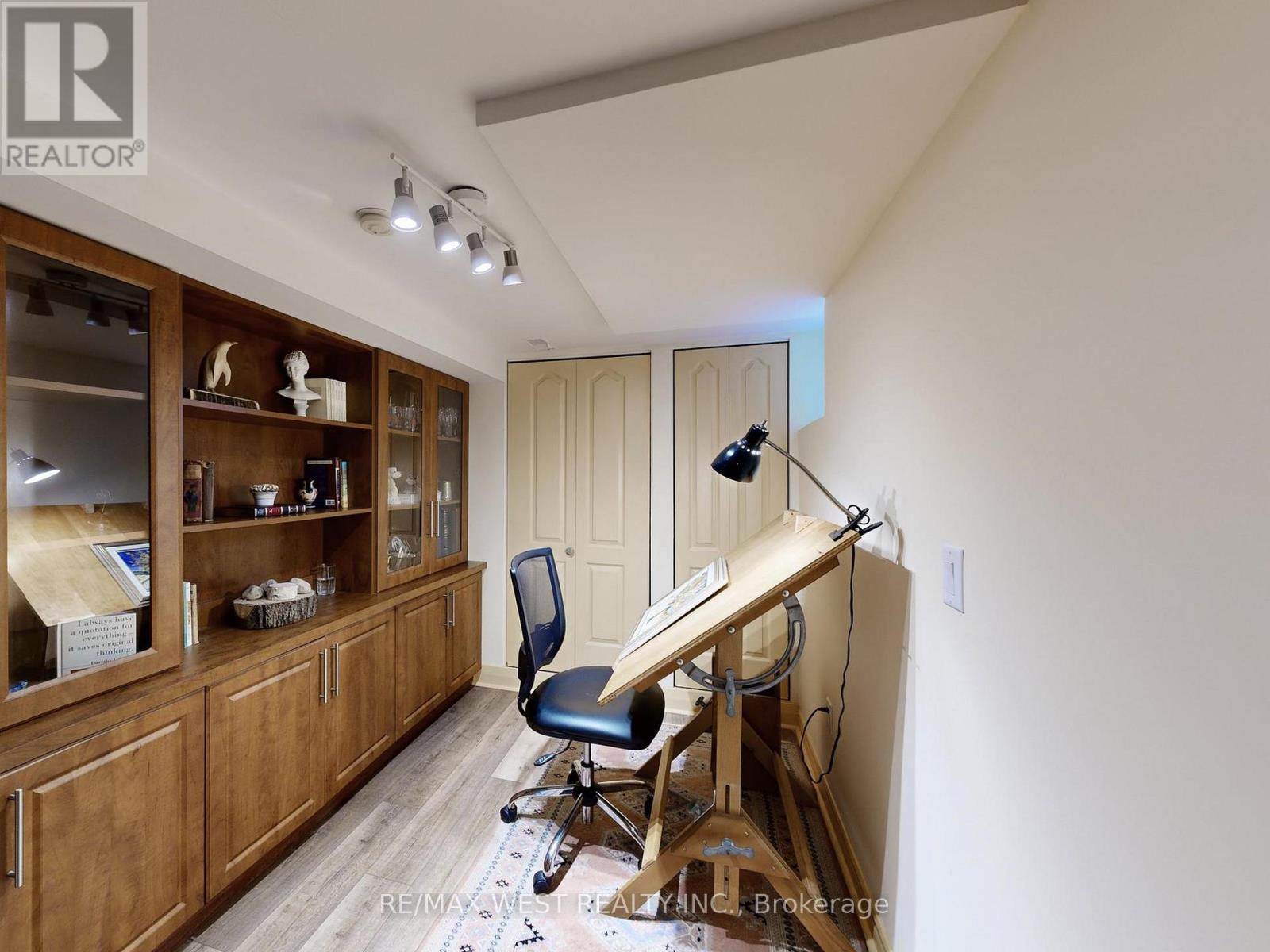 69 Mayfield Avenue, Toronto, Ontario  M6S 1K4 - Photo 34 - W13004458