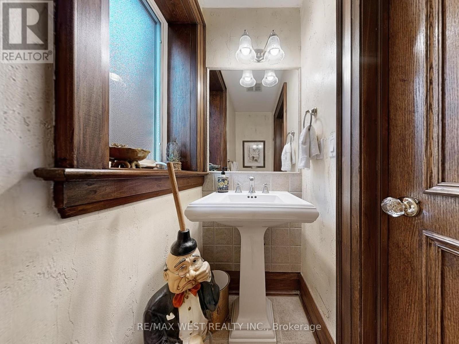 69 Mayfield Avenue, Toronto, Ontario  M6S 1K4 - Photo 20 - W13004458