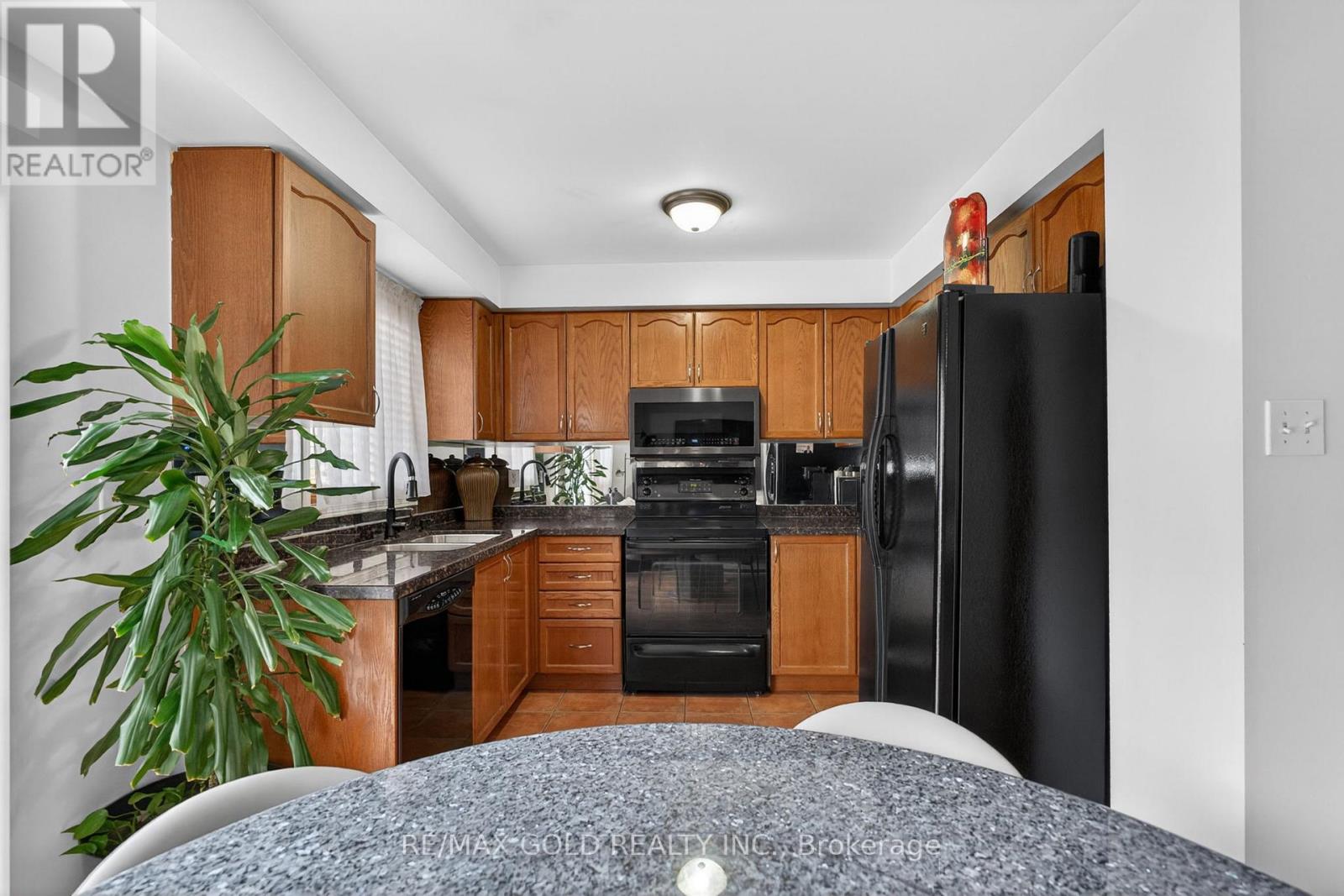 94 Mccrimmon Drive, Brampton, Ontario  L7A 2Z6 - Photo 12 - W13016722