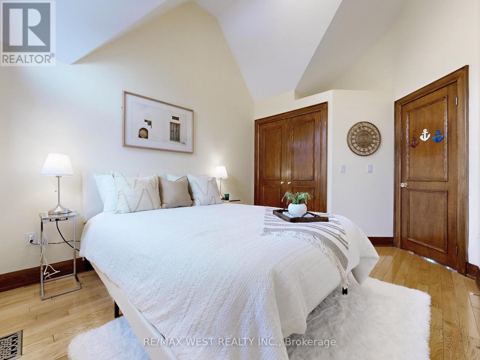 69 Mayfield Avenue, Toronto, Ontario  M6S 1K4 - Photo 27 - W13004458