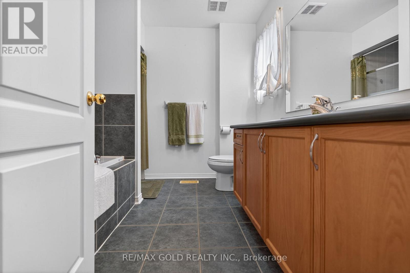 94 Mccrimmon Drive, Brampton, Ontario  L7A 2Z6 - Photo 30 - W13016722