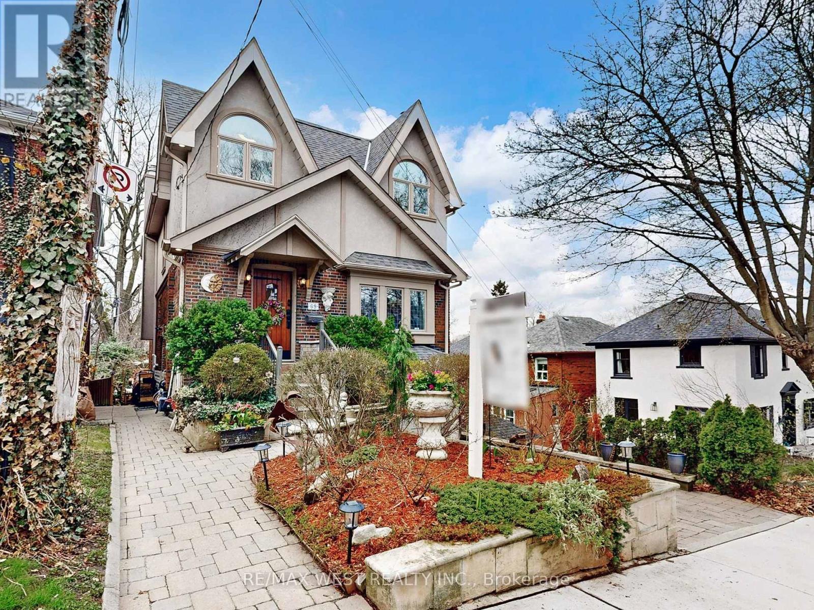 69 Mayfield Avenue, Toronto, Ontario  M6S 1K4 - Photo 4 - W13004458