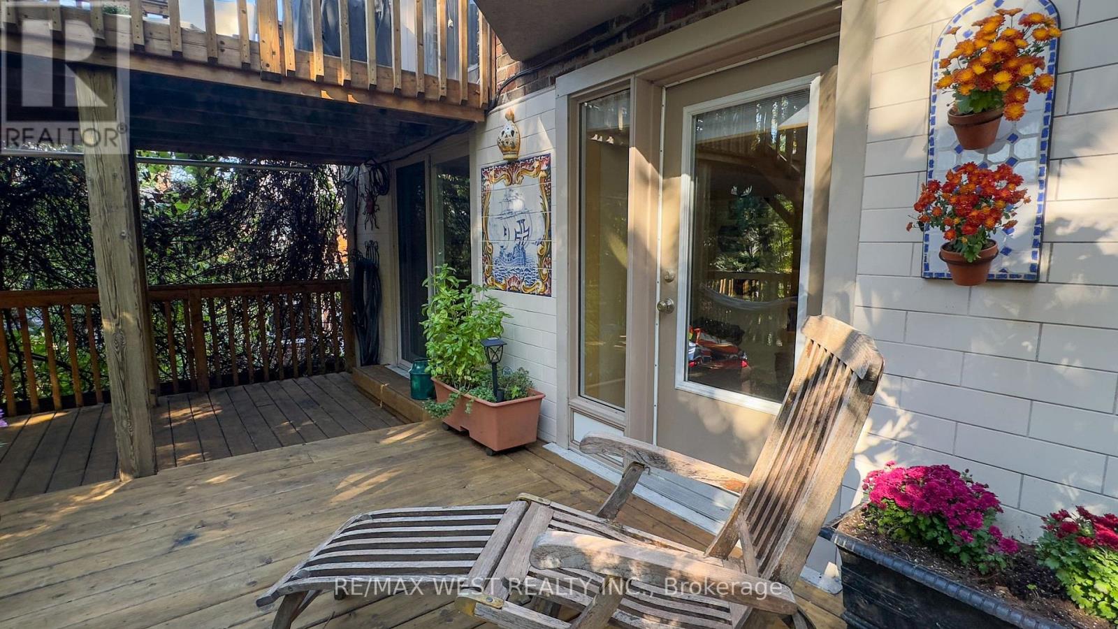 69 Mayfield Avenue, Toronto, Ontario  M6S 1K4 - Photo 37 - W13004458