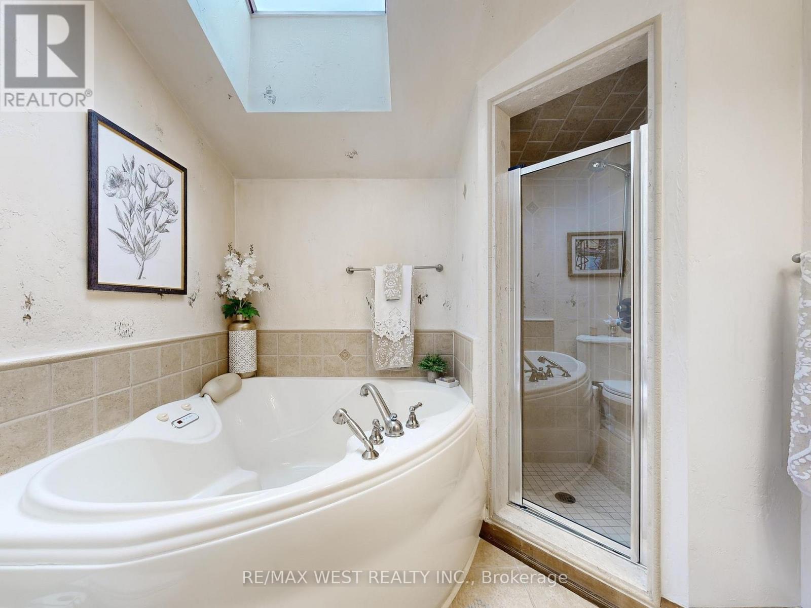 69 Mayfield Avenue, Toronto, Ontario  M6S 1K4 - Photo 29 - W13004458