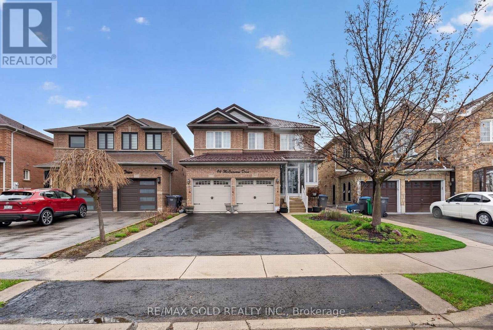 94 MCCRIMMON DRIVE, Brampton, Ontario