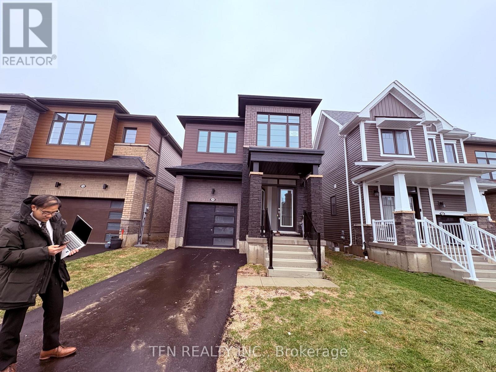 20 SELECTION HEIGHTS, Thorold, Ontario