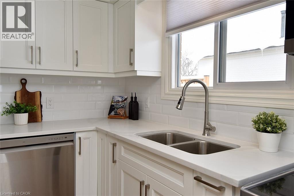 47 Odessa Street, Stoney Creek, Ontario  L8J 1A3 - Photo 7 - 40799250