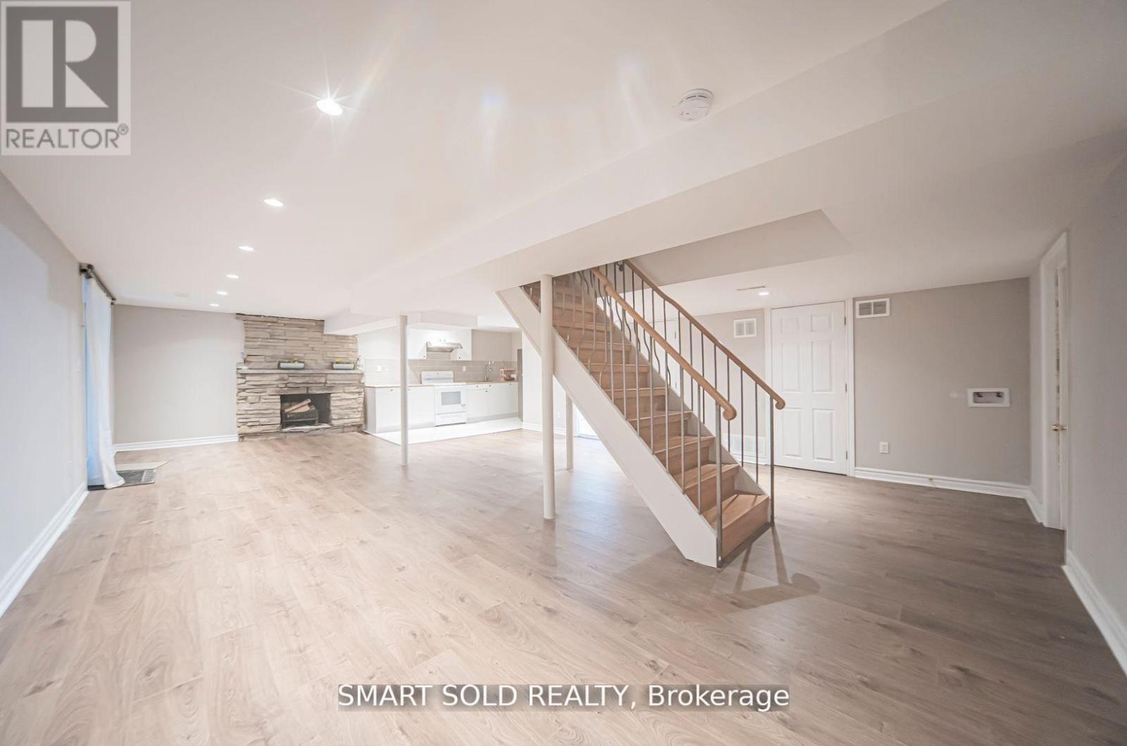 120 Abbeywood Trail, Toronto, Ontario  M3B 3B5 - Photo 23 - C13004934