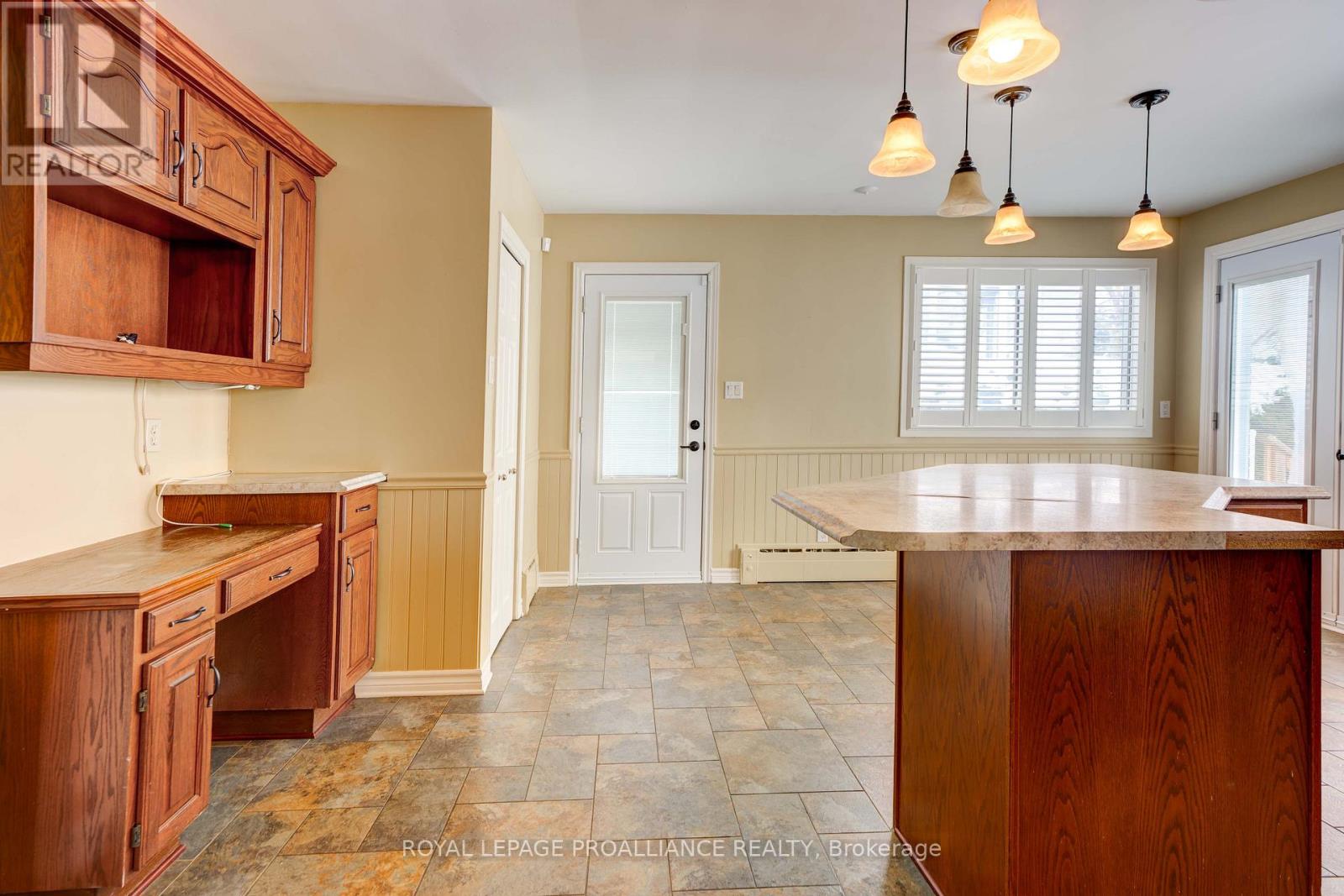 1675 County Rd 2 Road W, Prescott, Ontario  K0E 1T0 - Photo 12 - X12831876