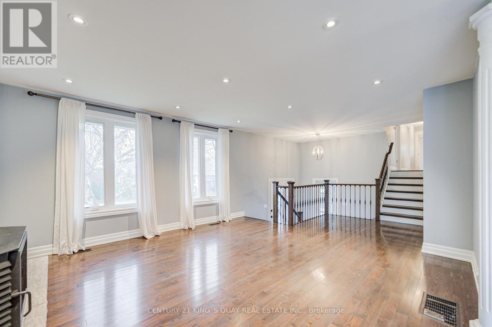 11 George Street, East Gwillimbury, Ontario  L0G 1V0 - Photo 11 - N13016158