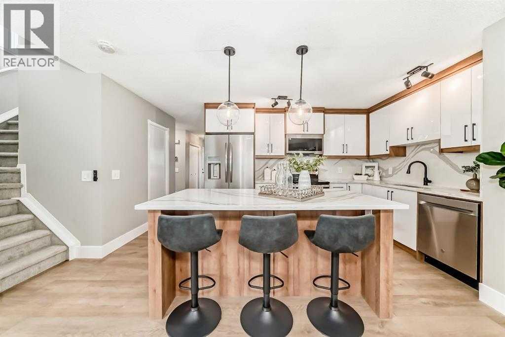 125 Lakeview Shores, Chestermere, Alberta  T1X 1H1 - Photo 4 - A2303179