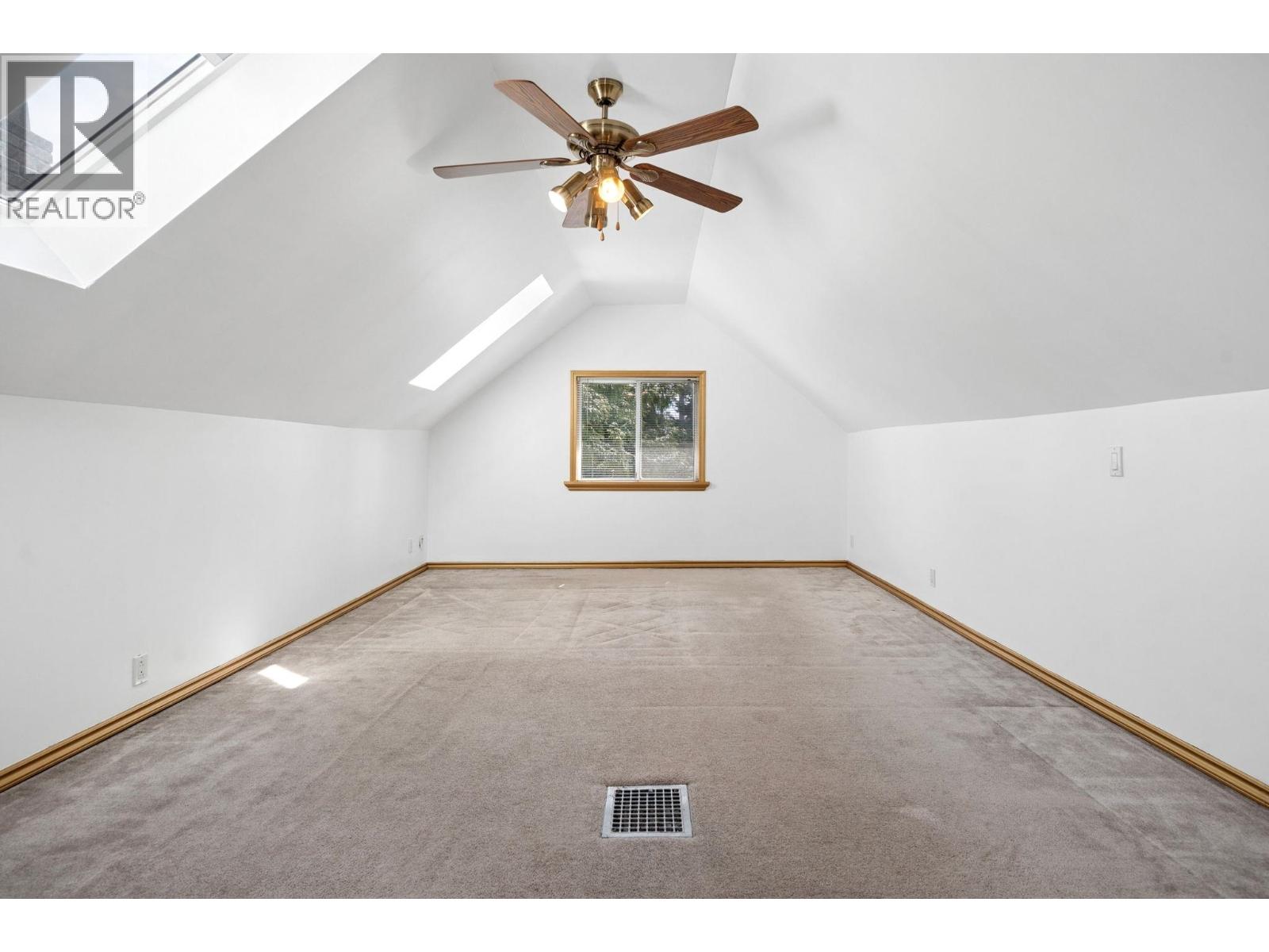 1861 E Kent Avenue North Avenue, Vancouver, British Columbia  V5P 2S9 - Photo 16 - R3113117