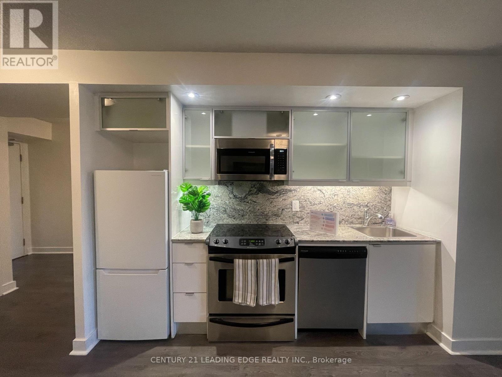 3211 - 25 TELEGRAM MEWS, Toronto, Ontario