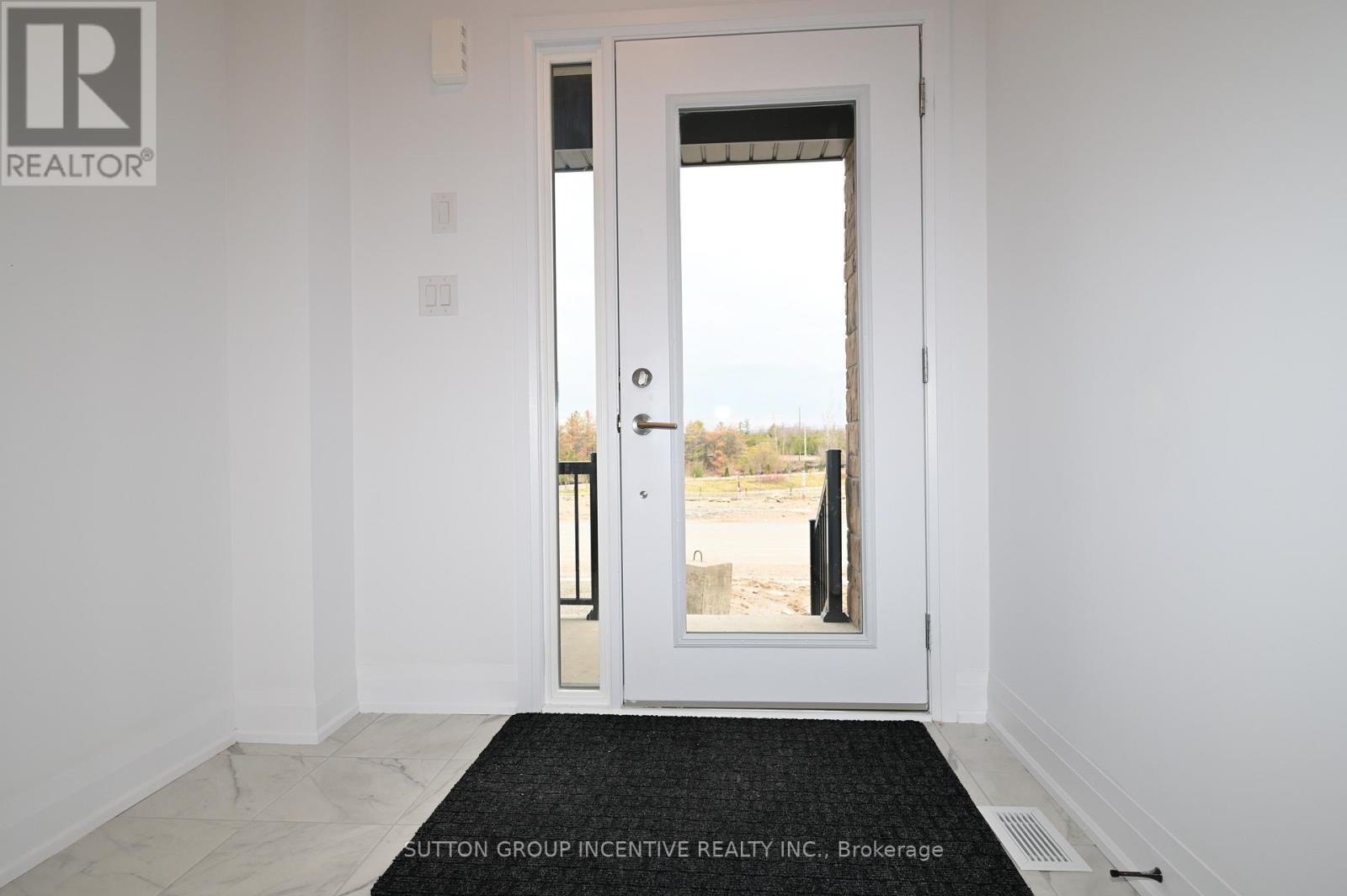 1 - 32 Winery Way, Barrie, Ontario  L9J 0Y3 - Photo 2 - S13017416