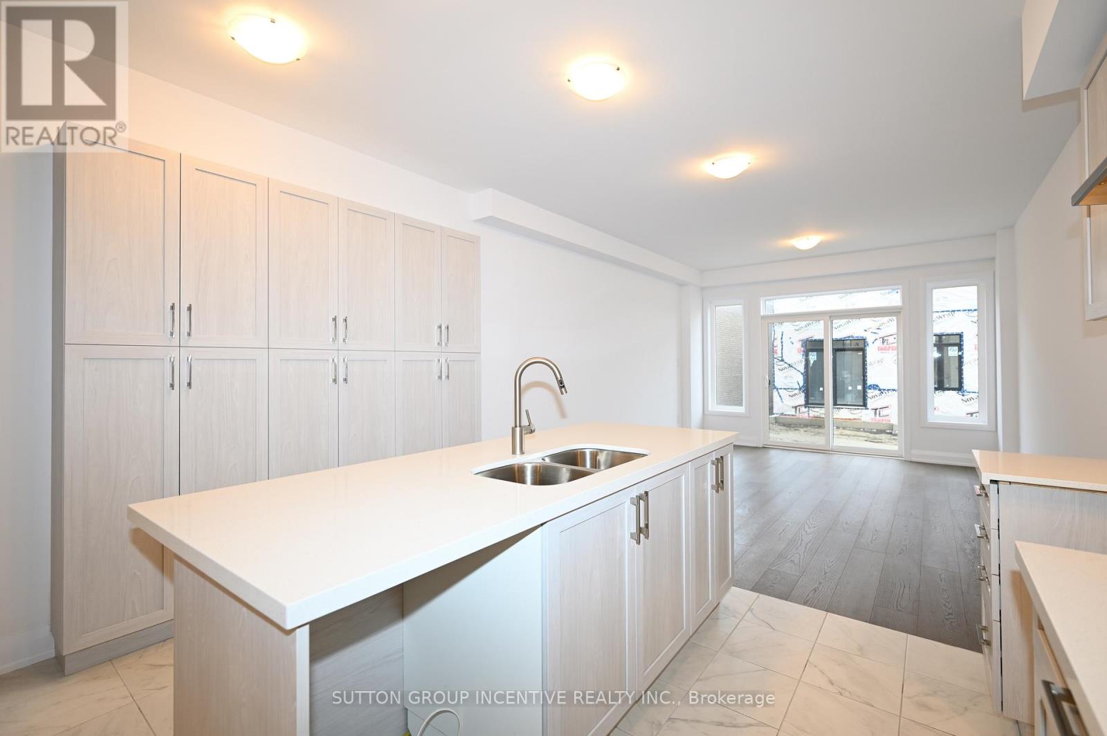 1 - 32 Winery Way, Barrie, Ontario  L9J 0Y3 - Photo 4 - S13017416