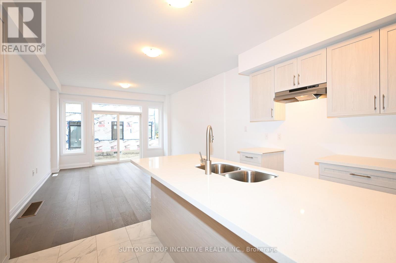 1 - 32 Winery Way, Barrie, Ontario  L9J 0Y3 - Photo 6 - S13017416