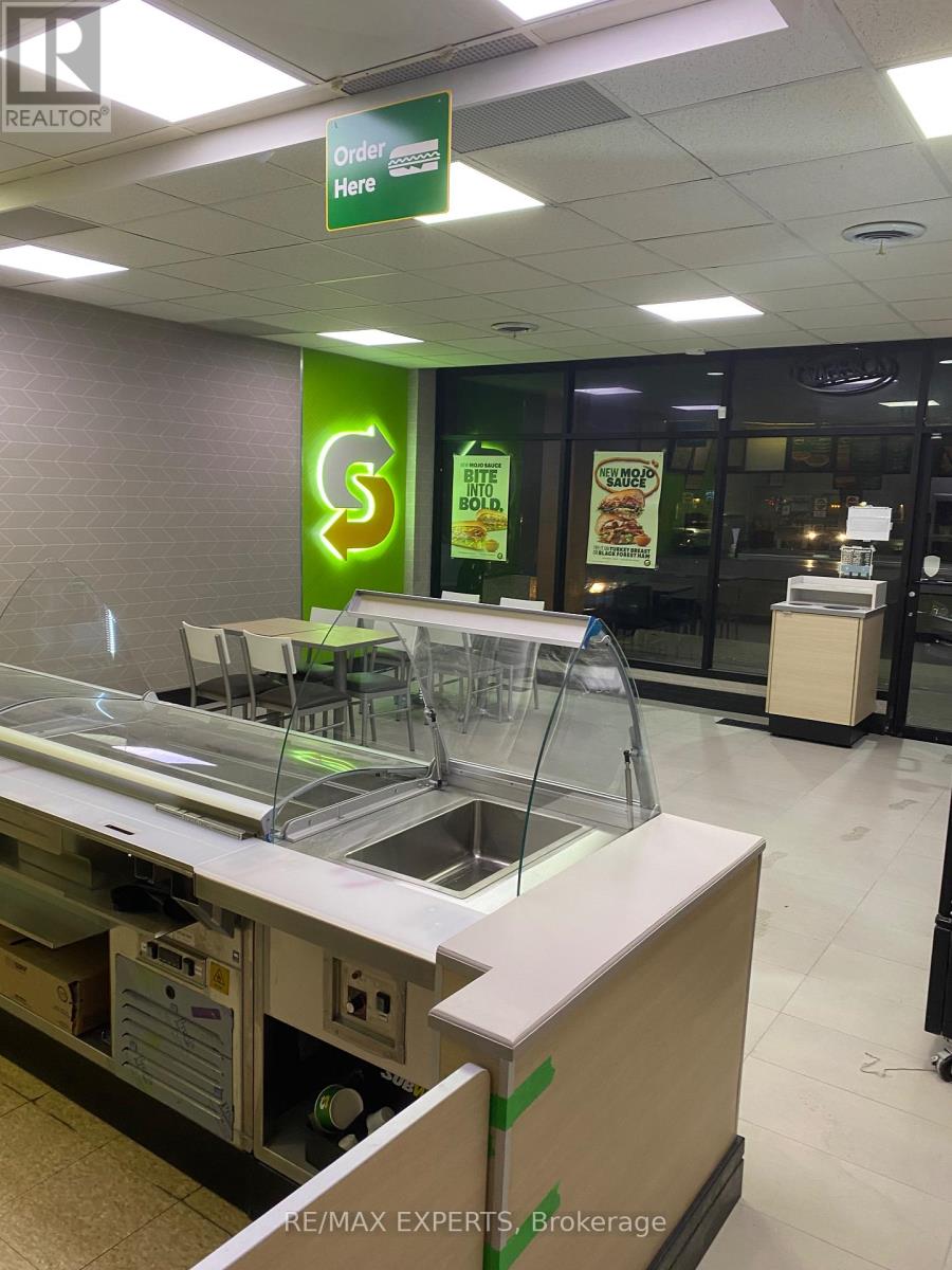 41 Kennedy Road N, Brampton, Ontario  L6V 1X6 - Photo 2 - W13017390