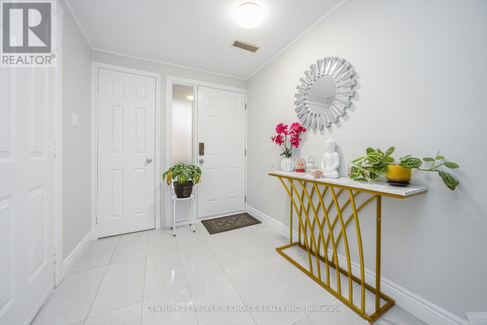 10 Eden Park Drive, Brampton, Ontario  L6T 3A5 - Photo 5 - W13017392