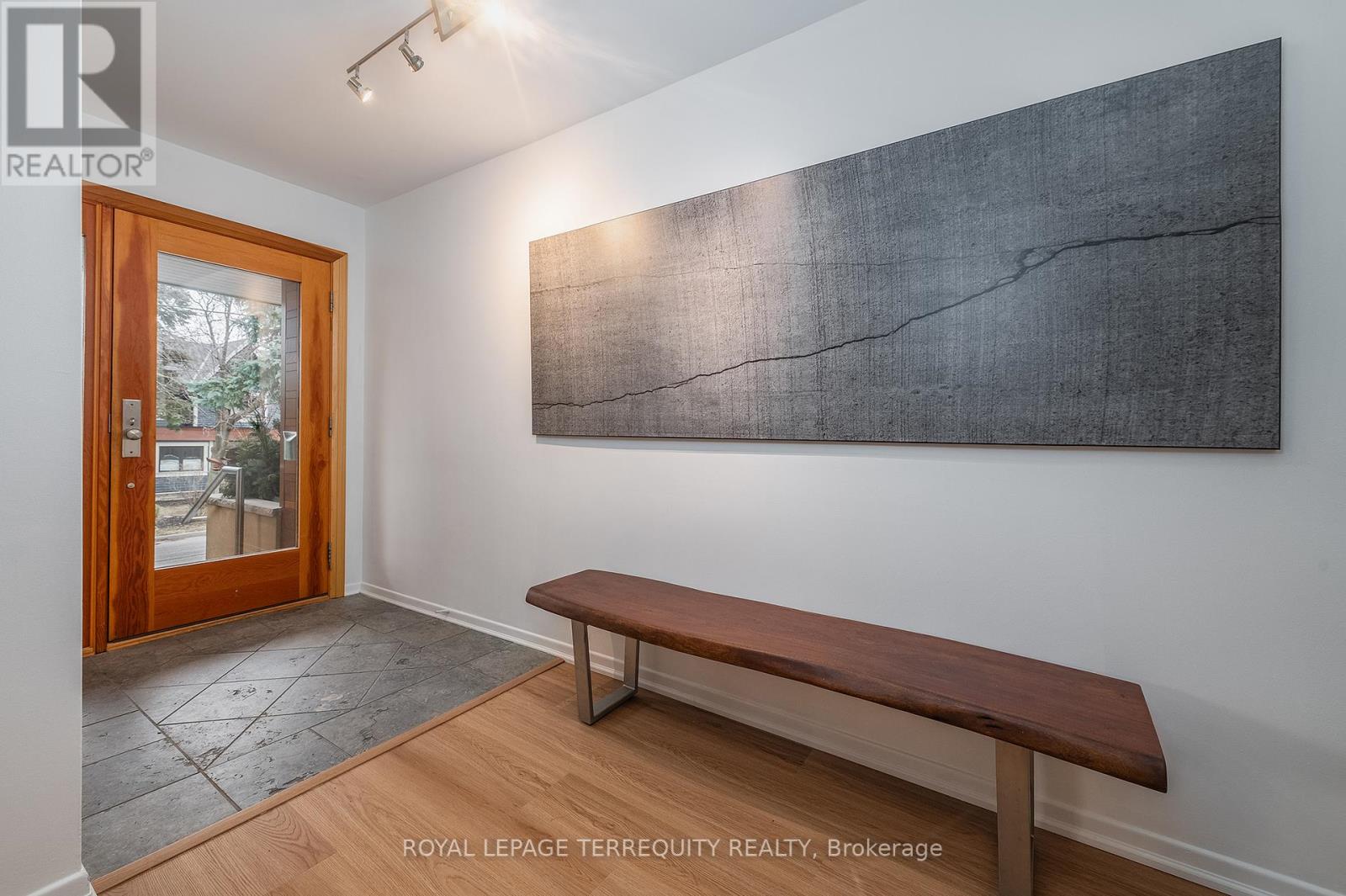 6 Earlington Avenue, Toronto, Ontario  M8X 2N5 - Photo 5 - W13017402